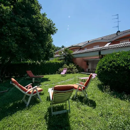 Σπίτι διακοπών Sleeps 6 Pool *