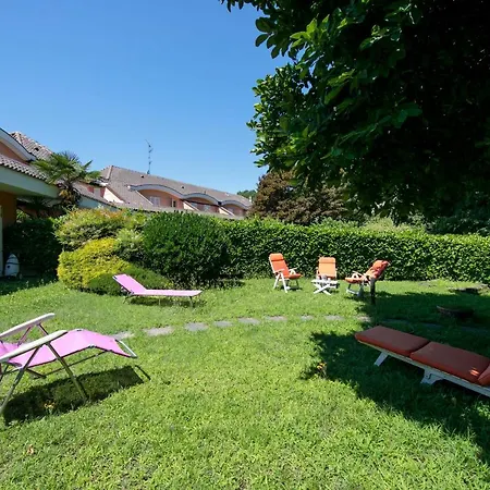 Ferienhaus Sleeps 6 Pool Ispra